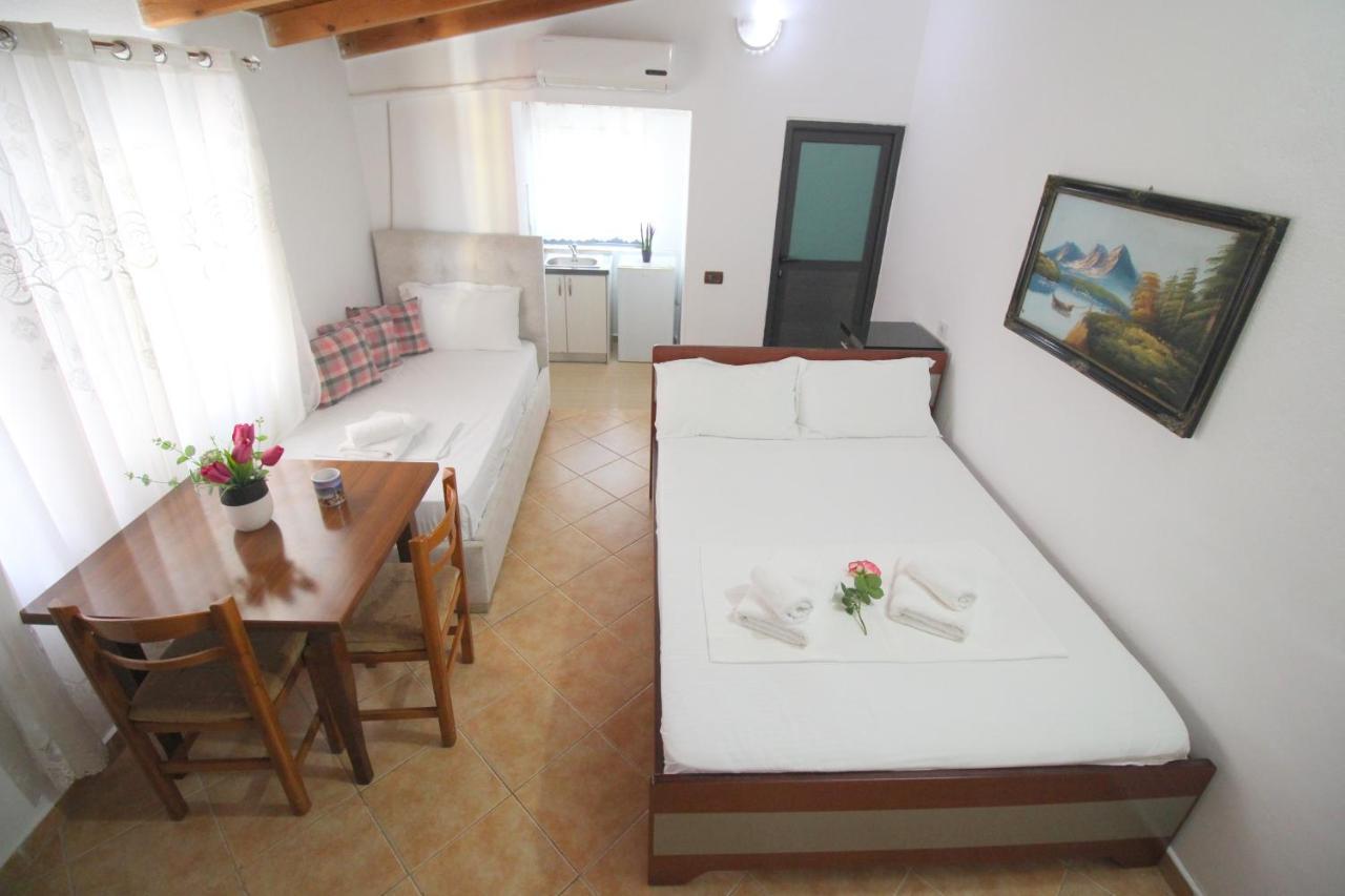 Emerald Inn Ксамил Екстериор снимка